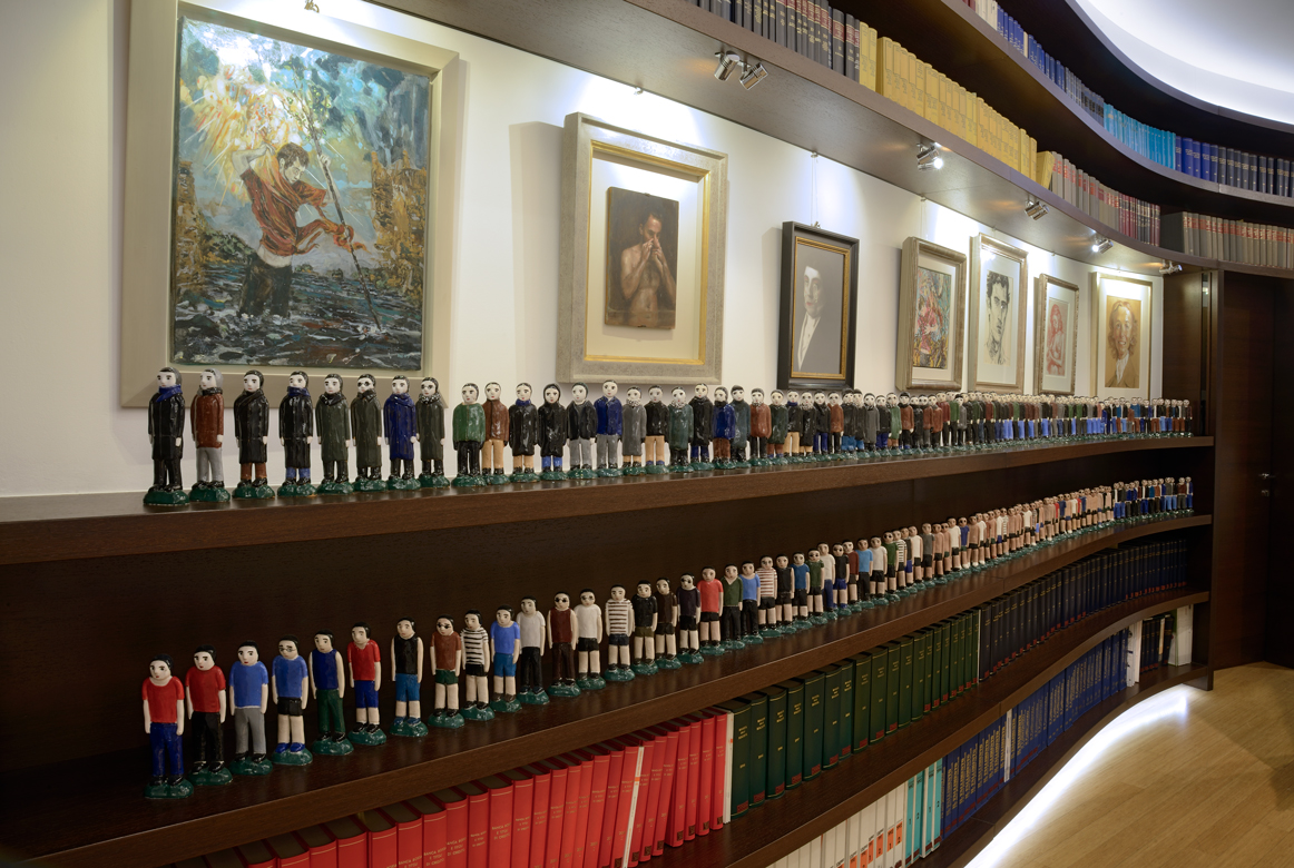 365, glazed ceramic, figurine size 17x5x5cm approx(one figurine for each day of the year),installation view Collezione Giuseppe Iannaccone, Milan