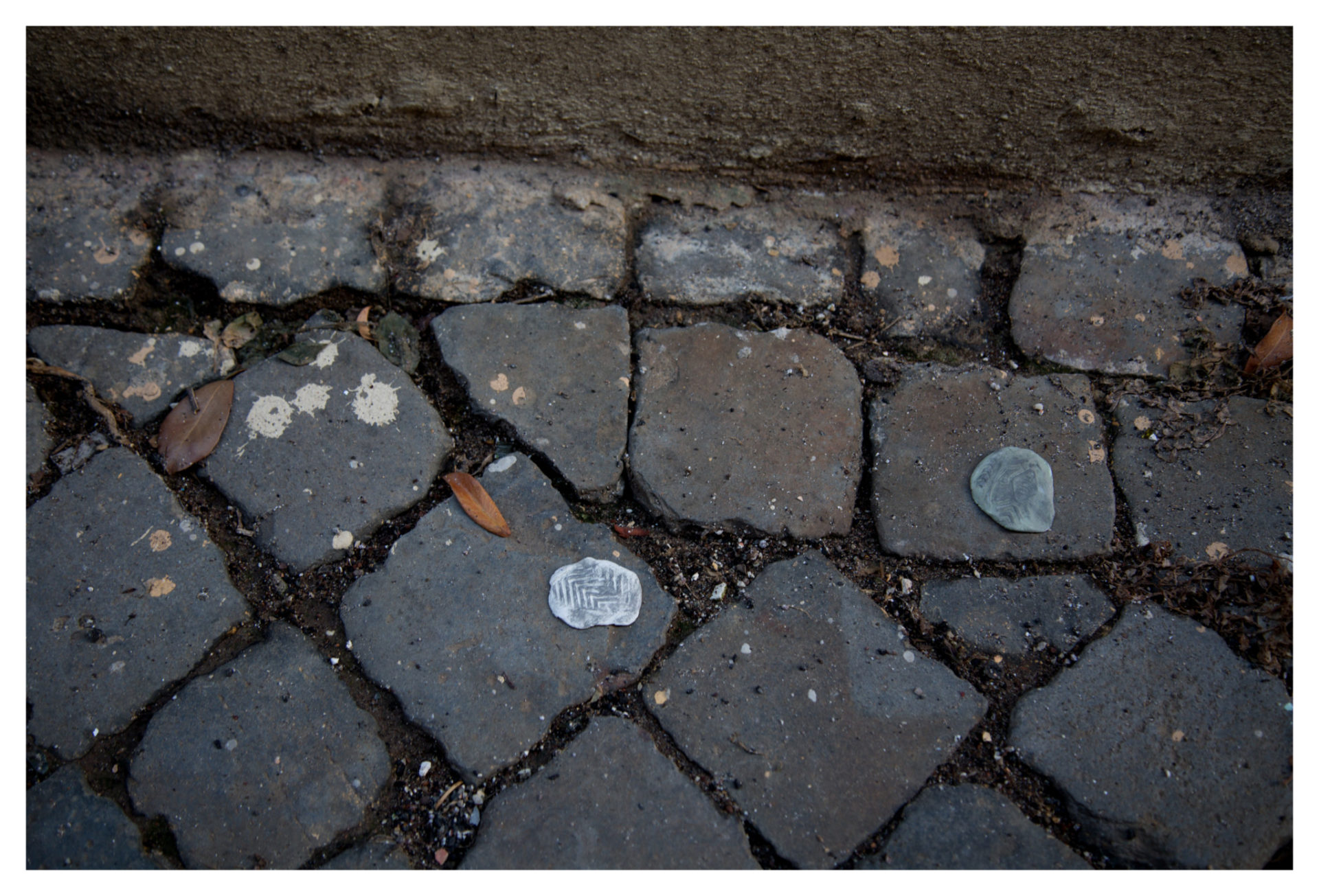Chewing gum, terracotta, installation view
